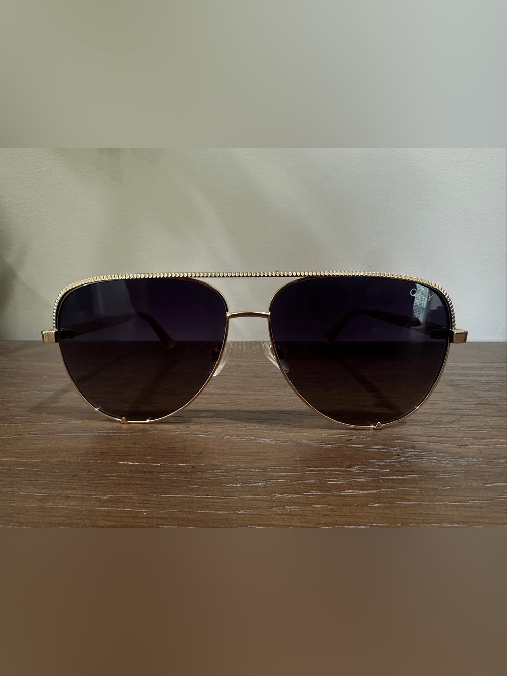 EUC Quay High Key LUXE 126 GOLD Aviator Polarized Sunglasses Women’s VERY nice!